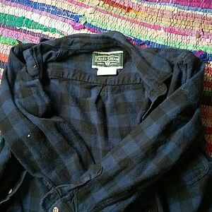 Mens button down Field and Stream shirt